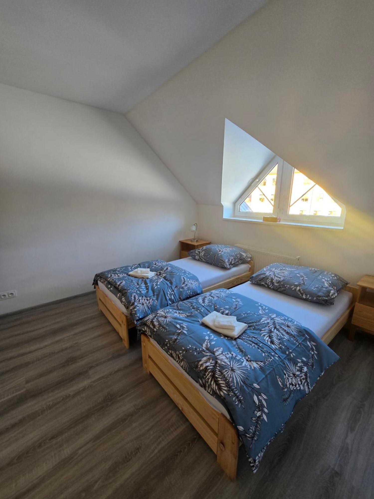 Almond Apartment *