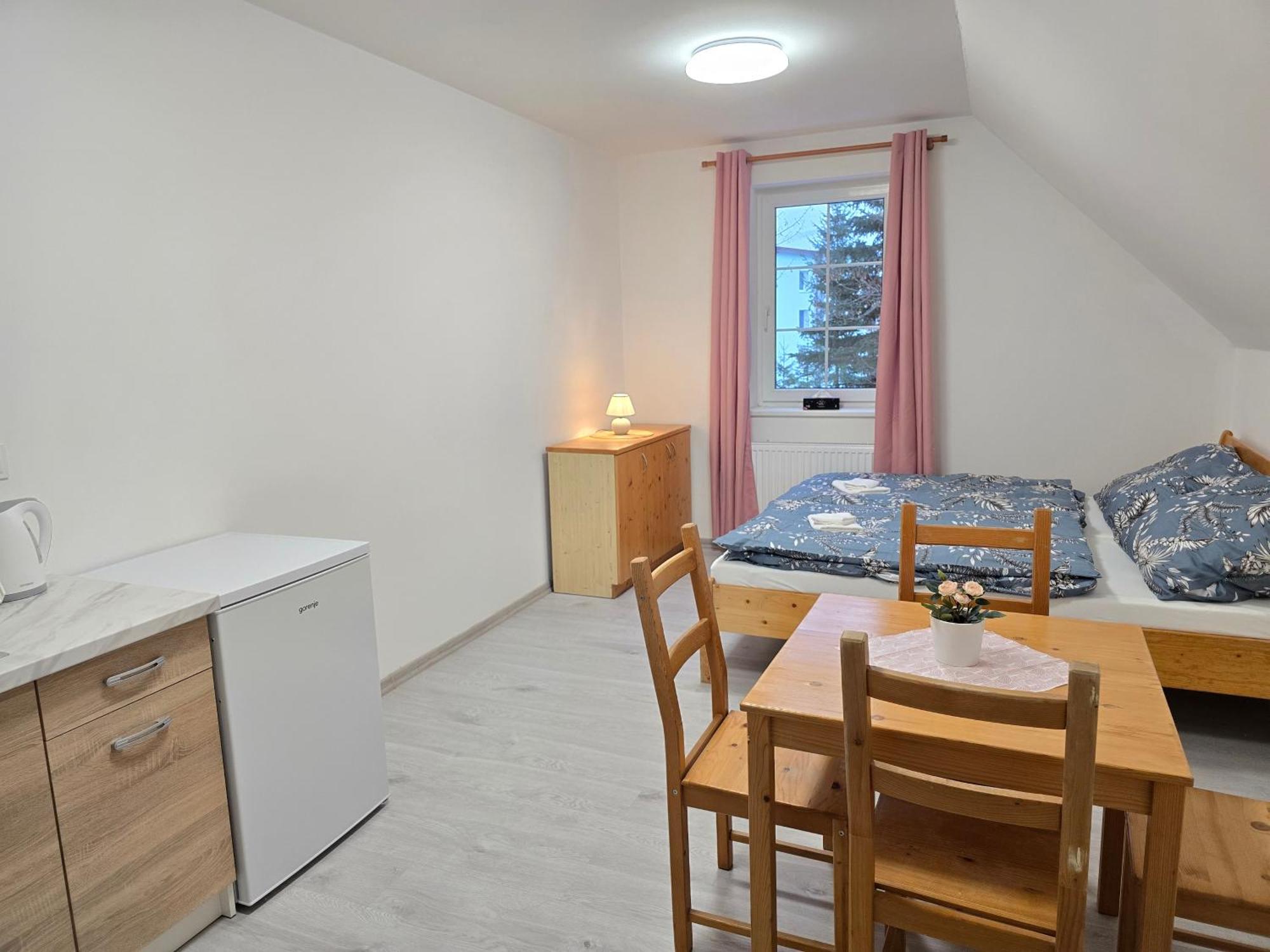 Almond Apartment *